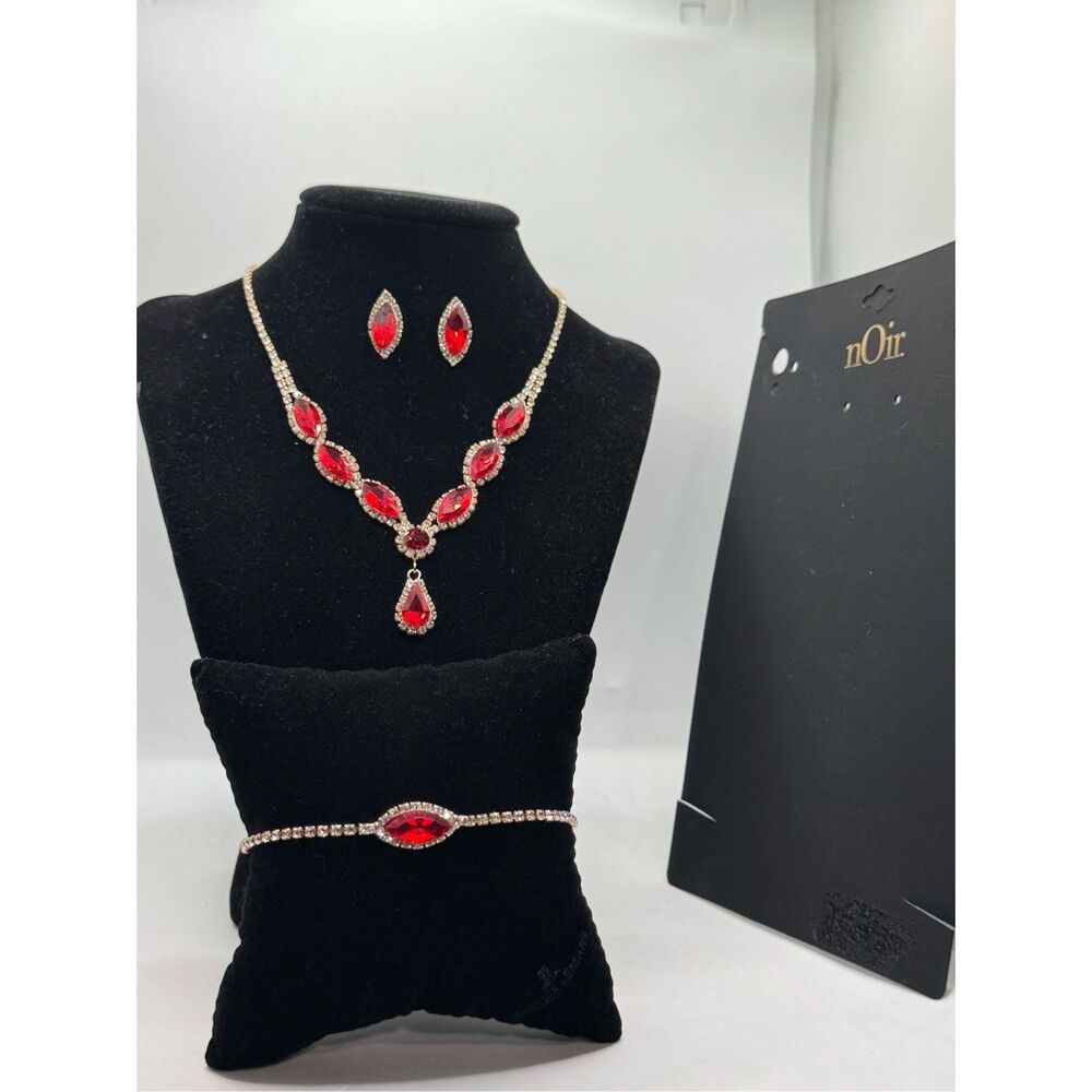 nOir Jewelry 3- Piece Red Crystal Yellow Gold Gold Necklace Chain Jewelry Set - Picture 2 of 11
